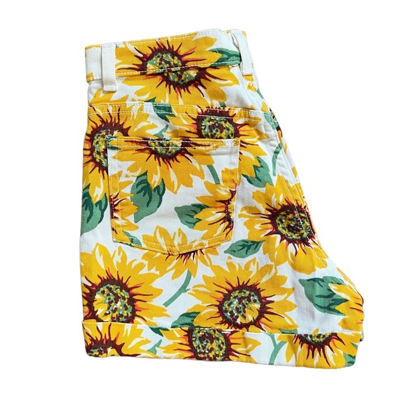 🌻American Apparel High-Waisted Sunflower Shorts🌻 - Picture 7 of 9